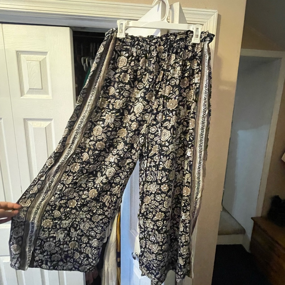 American Eagle Outfitters Black and White Floral Wide Leg Pants